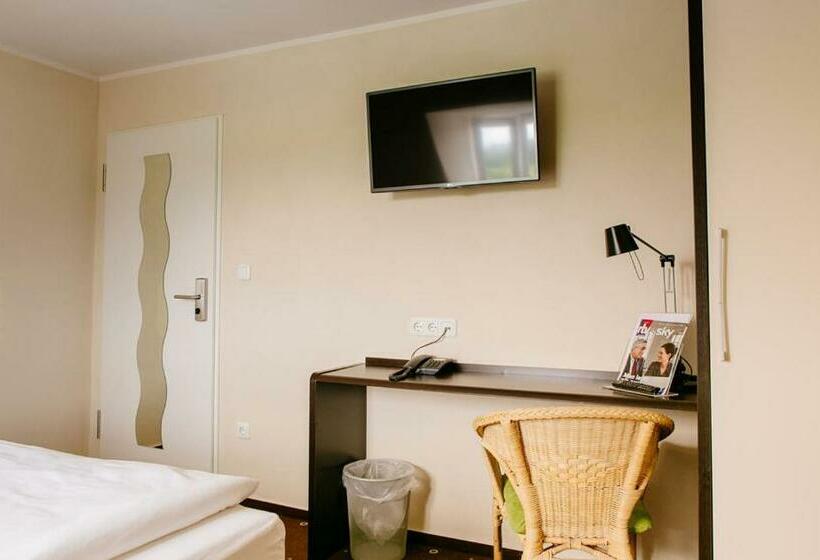 اتاق استاندارد, My Place