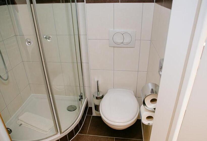 اتاق اکونومی یک تخته, My Place