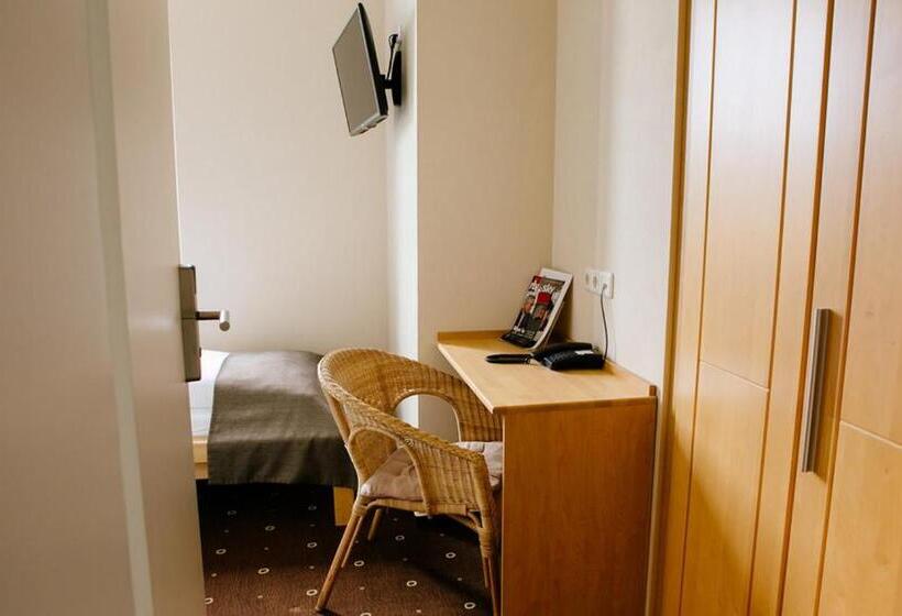 اتاق اکونومی یک تخته, My Place