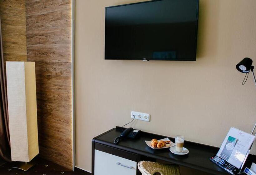 اتاق استاندارد, My Place