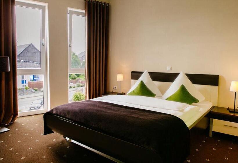 اتاق استاندارد, My Place