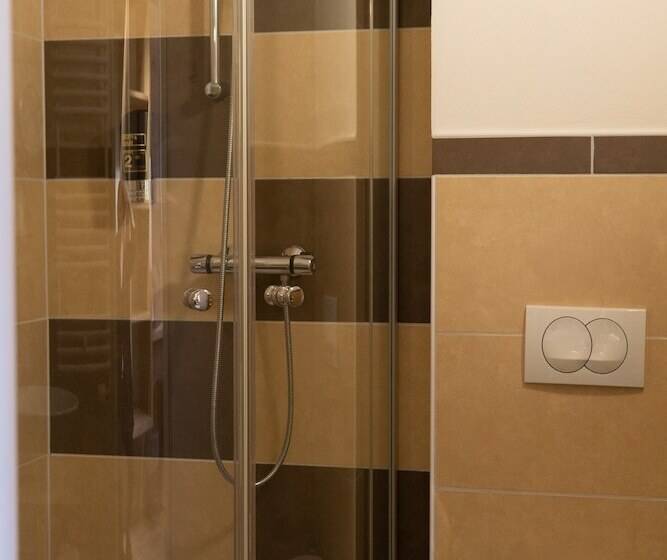 اتاق سوپریور, My Place