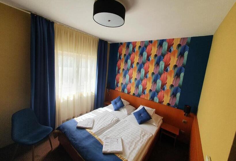 غرفة قياسية, Platan