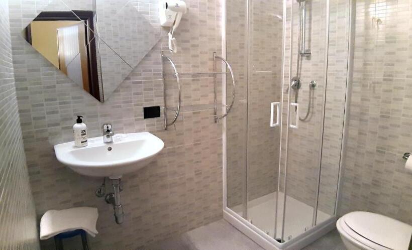 四人标准间, Provenza