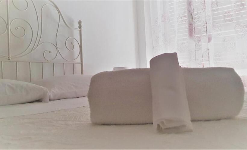 标准三人间, Provenza