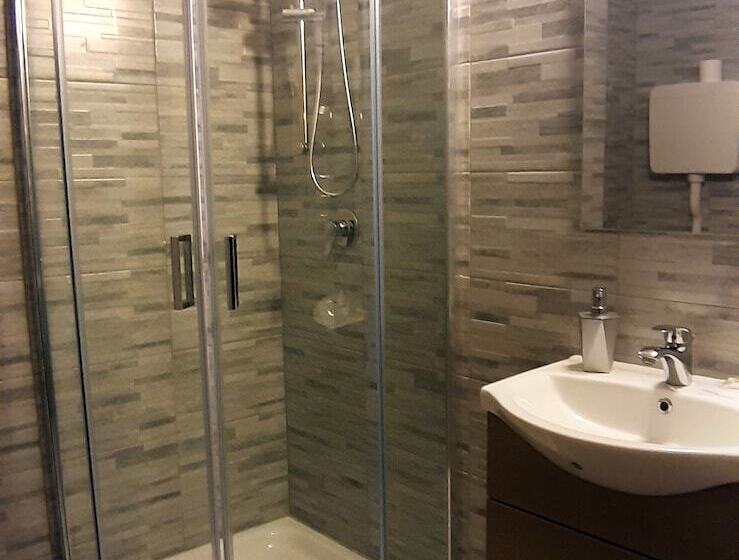 标准三人间, Provenza