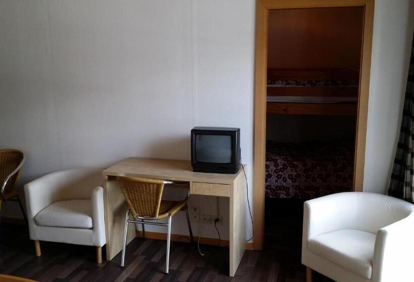 חדר משפחתי, Restaurant Walliser Sonne