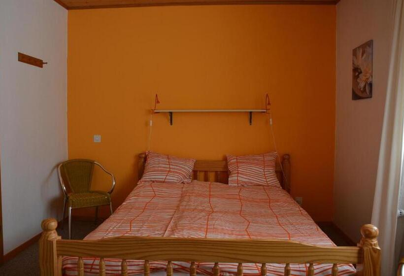 חדר אקונומי, Restaurant Walliser Sonne