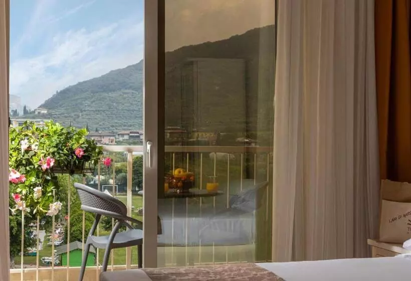 اتاق استاندارد با بالکن, Savoy Palace   Tonellihotels