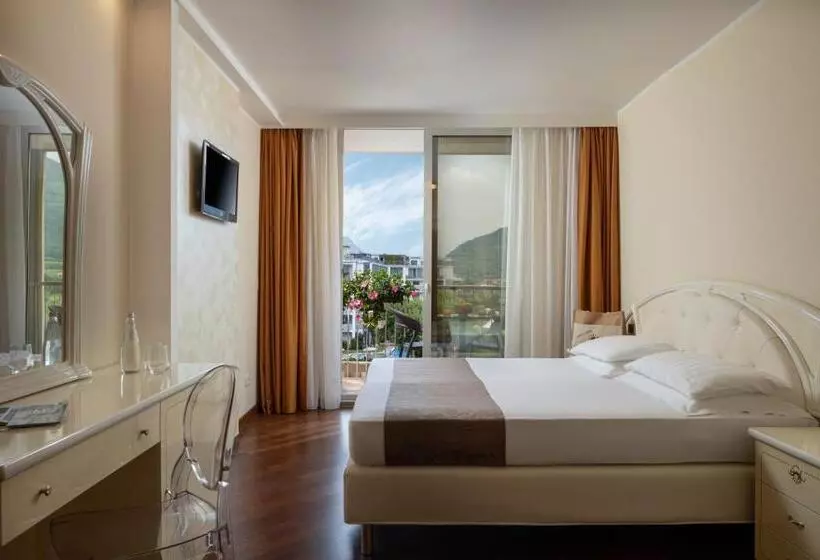 اتاق استاندارد با بالکن, Savoy Palace   Tonellihotels