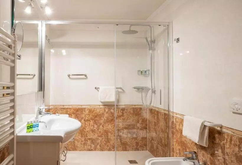 اتاق سوپریور سه تخته, Savoy Palace   Tonellihotels