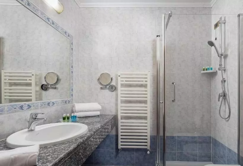 Superior Room with Terrace, Savoy Palace   Tonellihotels