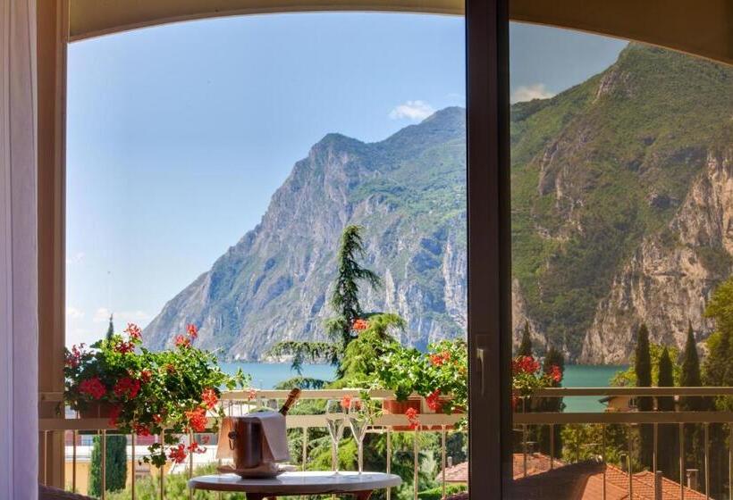 デラックスルーム, Savoy Palace   Tonellihotels