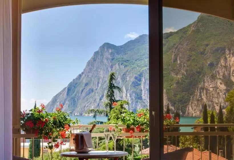 اتاق لوکس, Savoy Palace   Tonellihotels