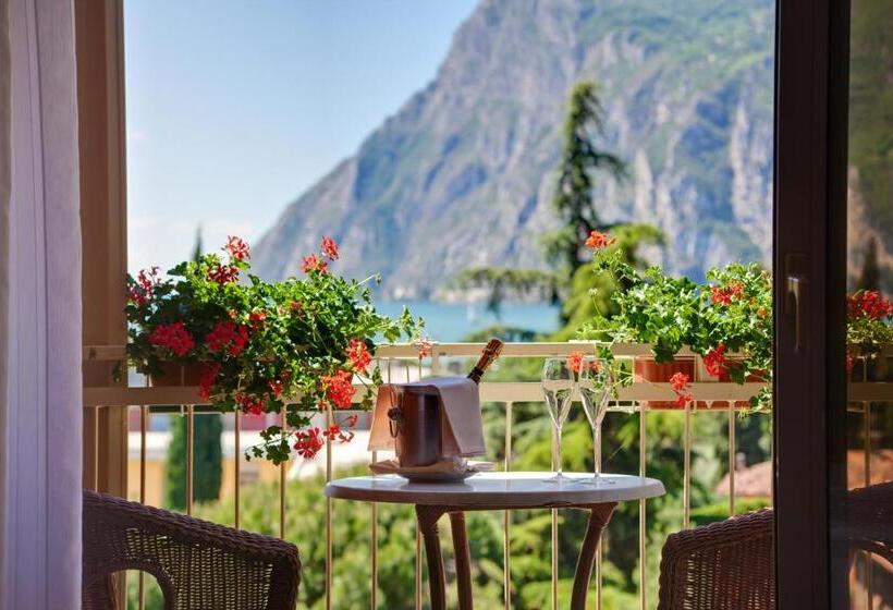 デラックスルーム, Savoy Palace   Tonellihotels