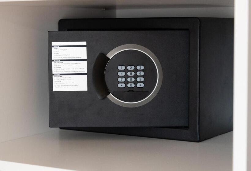 スタンダード5人部屋, Savoy Palace   Tonellihotels