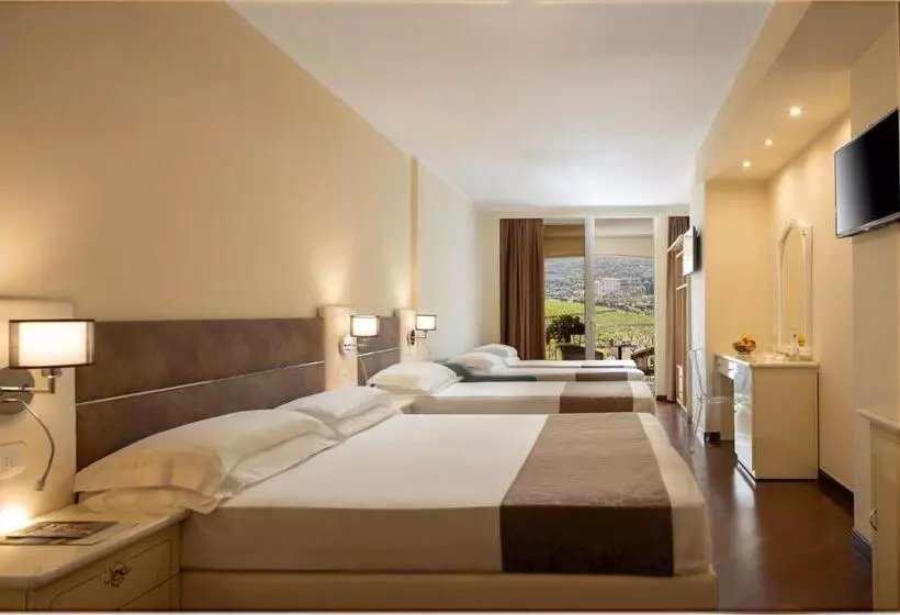 اتاق پنج‌تخته استاندارد, Savoy Palace   Tonellihotels