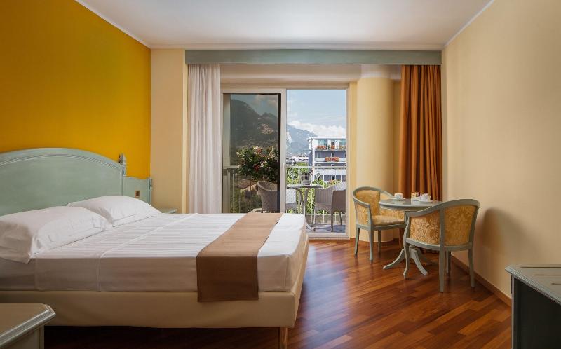 Номер Deluxe, Savoy Palace   Tonellihotels