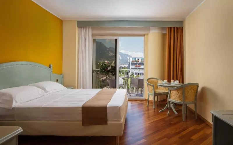 اتاق لوکس, Savoy Palace   Tonellihotels