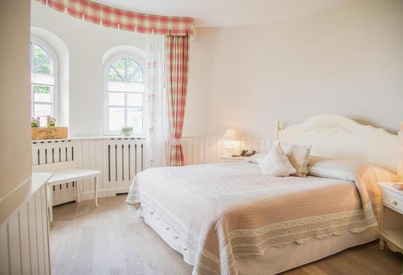 غرفة بريميوم مطلّة علي البحر, Strandhotel Glücksburg