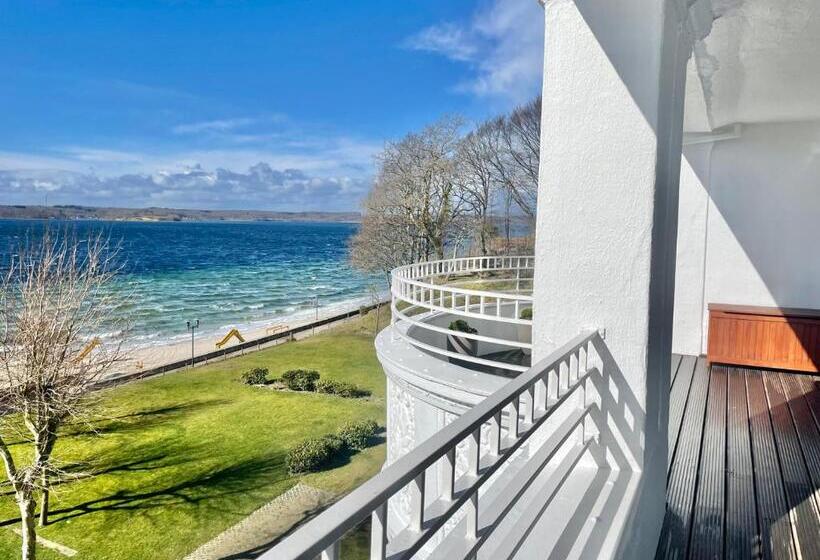 جناح مطلّ علي البحر, Strandhotel Glücksburg