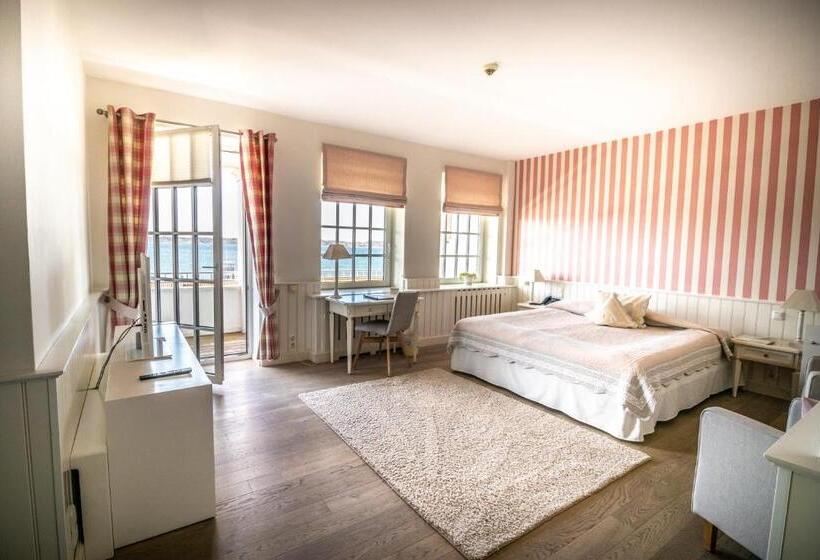 غرفة بريميوم مطلّة علي البحر, Strandhotel Glücksburg