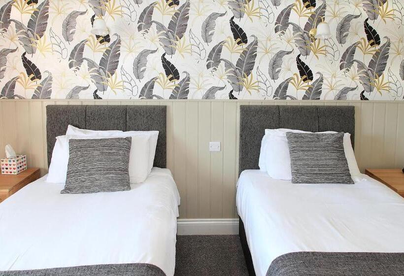 חדר סטנדרט, The Marine