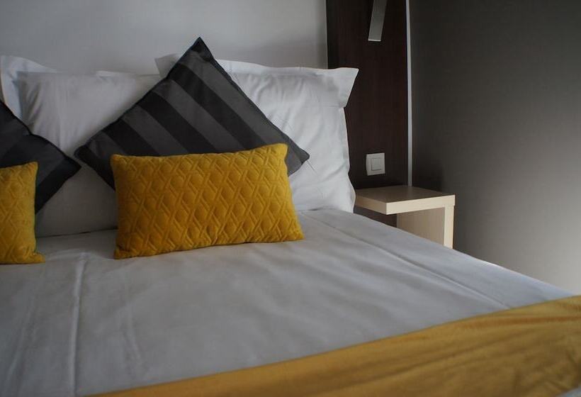 スタンダードトリプルルーム, The Originals City, Hôtel La Siesta, Annonay Est