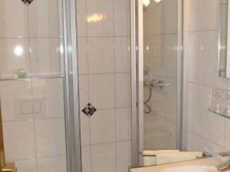 Номер Стандарт, Zum Stern