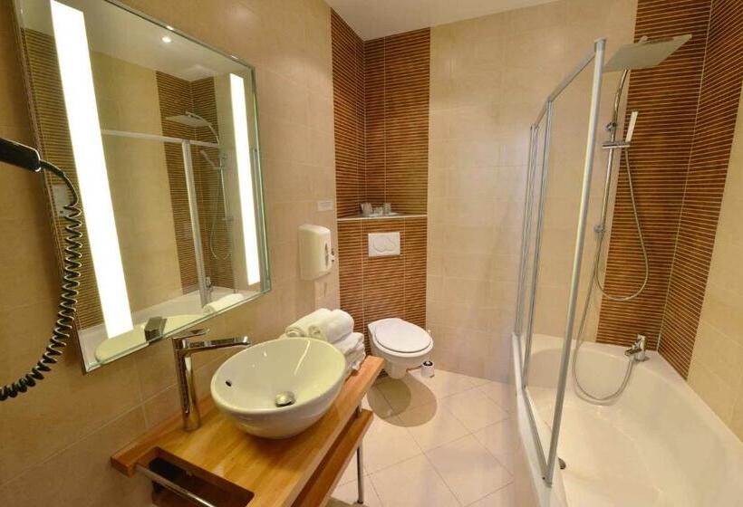 Номер Стандарт Трехместный, Relais De La Cote D Or