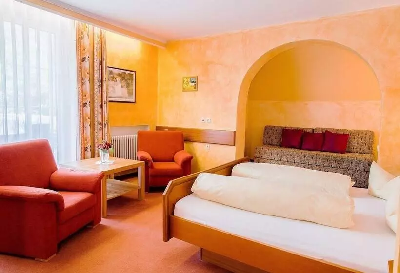 اتاق لوکس با چشم‌انداز باغ, Parkhotel Bad Faulenbach