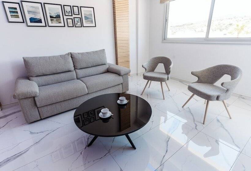 סוויטה אקזקיוטיב, Vrachia Beach Hotel & Suites   Adults Only