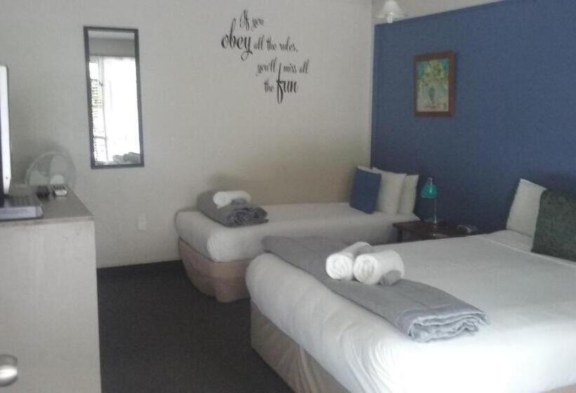 اتاق استاندارد با سرویس بهداشتی مشترک, Woodlands Motel