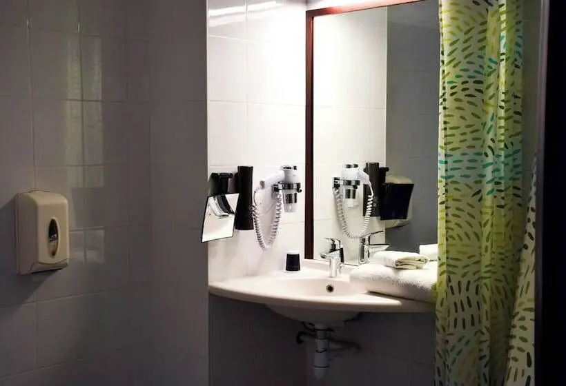 اتاق خانوادگی, B&B HOTEL Rodez Bourran
