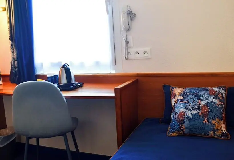 اتاق استاندارد چهار تخته, B&B HOTEL Rodez Bourran