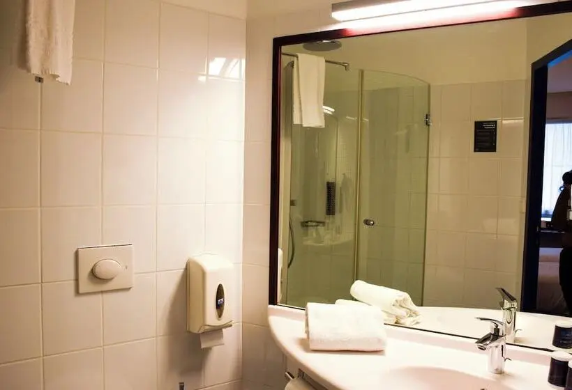 スタンダード4人部屋, B&B Hotel Rodez Bourran