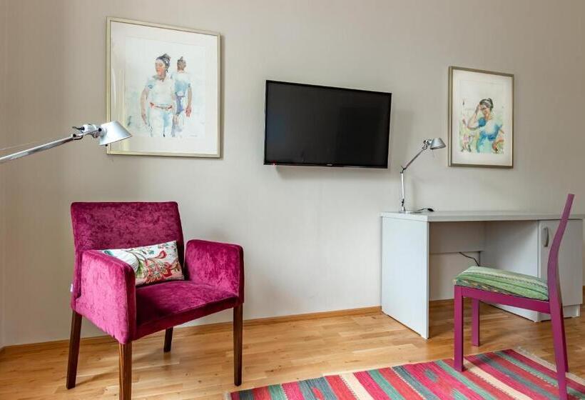 Номер Deluxe, Boutique Hotel Swisshouse