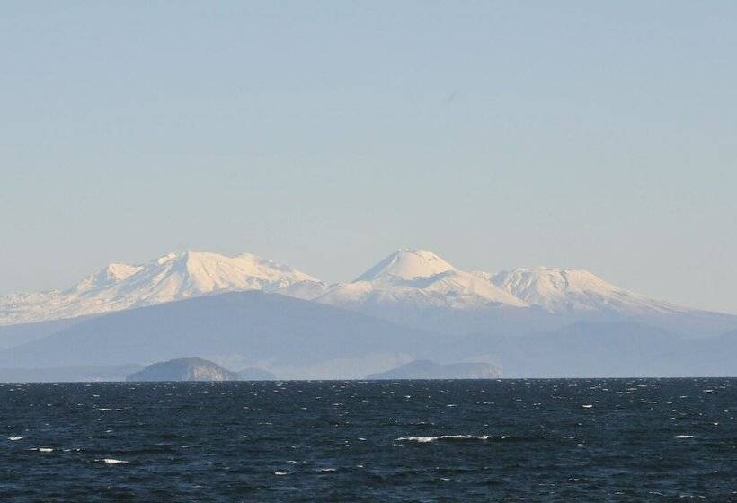 Studio Superior, Lakeside Taupo Motel