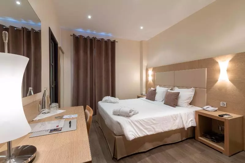 اتاق راحتی, A Casa Di Ma