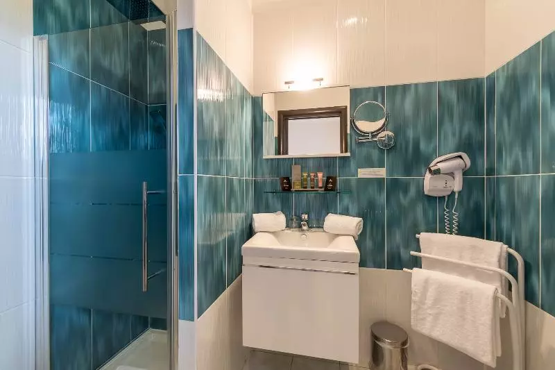 اتاق راحتی, A Casa Di Ma