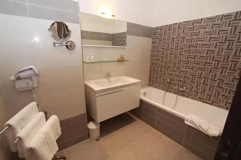 اتاق سوپریور, A Casa Di Ma