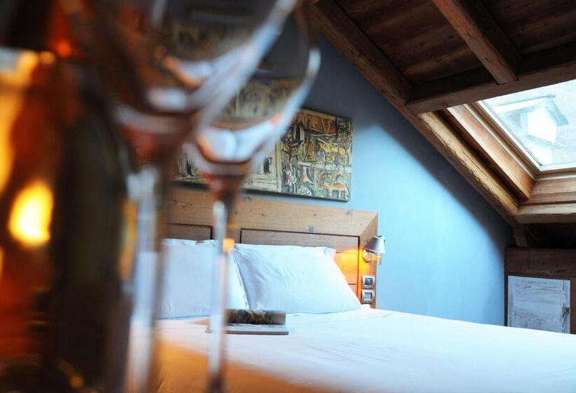 غرفة ديلوكس, Ad Gallias