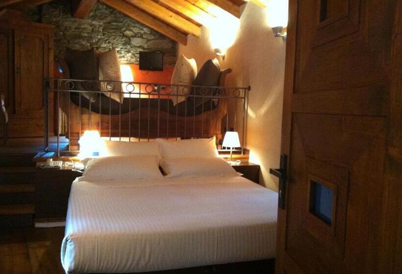 جناح جونيور, Ad Gallias