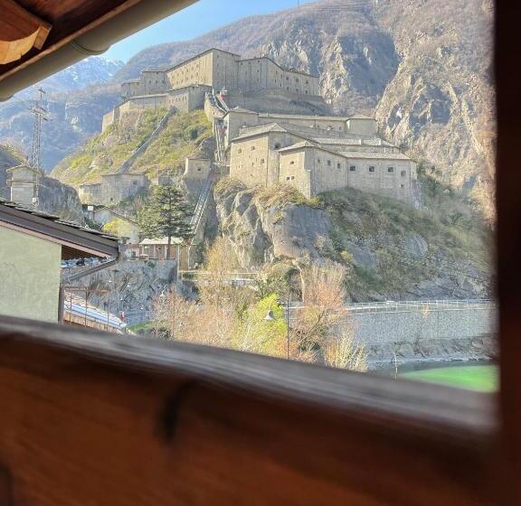 جناح جونيور, Ad Gallias