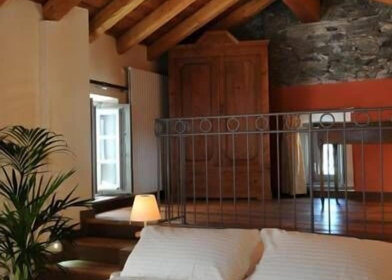 غرفة كومفورت, Ad Gallias