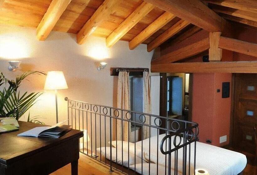 غرفة سوبيريور, Ad Gallias