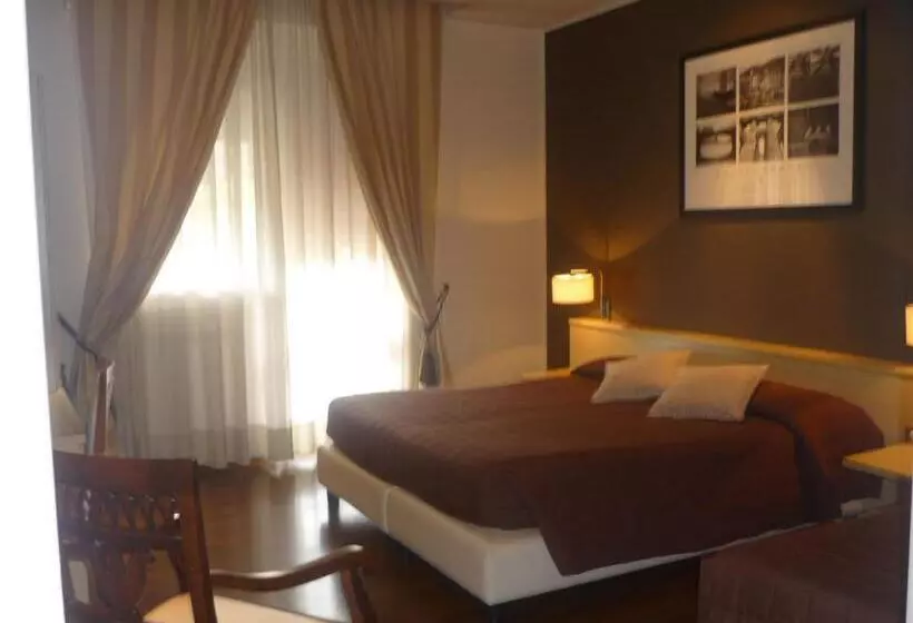 اتاق استاندارد سه تخته با بالکن, Ancora Riviera