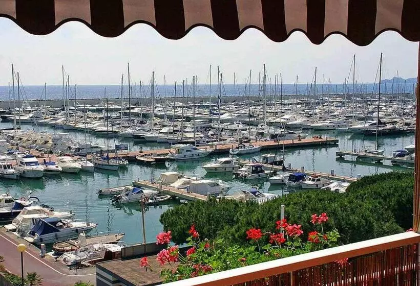 اتاق سوپریور با چشمانداز دریا و بالکن, Ancora Riviera