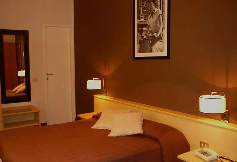اتاق اکونومی, Ancora Riviera