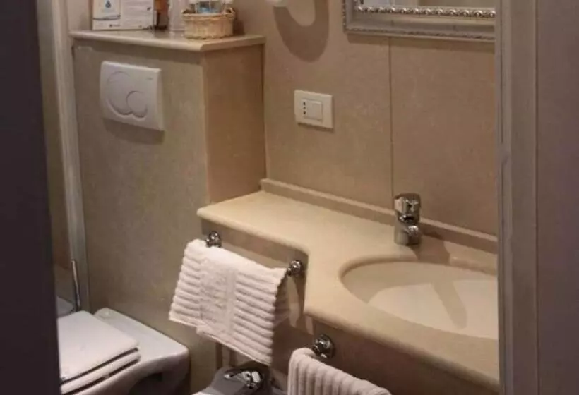 اتاق استاندارد چهارنفره با بالکن, Ancora Riviera